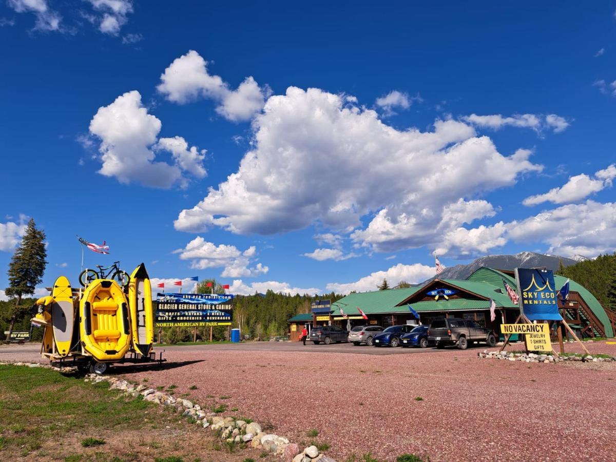 Sky Eco - Glacier General Store And Cabins Coram Eksteriør billede